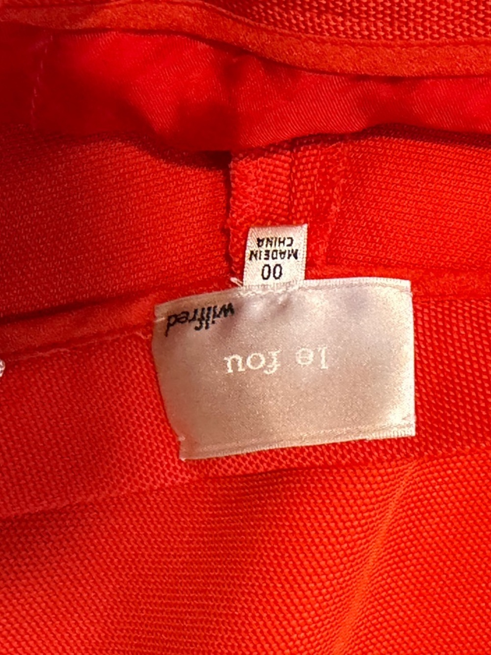 Aritzia Wilfred Red High Waisted Pleated Shorts Size 00 - Picture 3 of 6